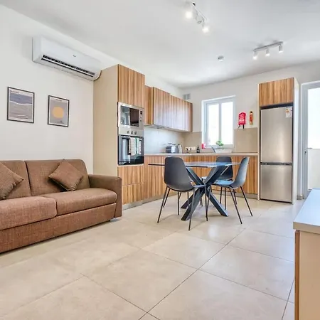 Cozy 2bed In Ta' Xbiex Close To Sea Apartament