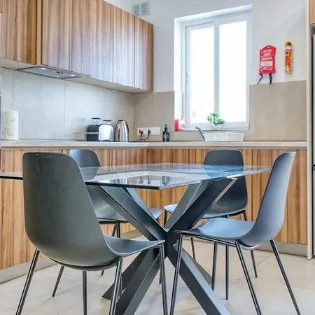 Cozy 2bed In Ta' Xbiex Close To Sea Santa Venera