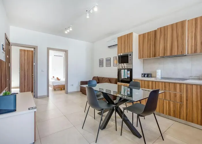 Cozy 2bed In Ta' Xbiex Close To Sea *