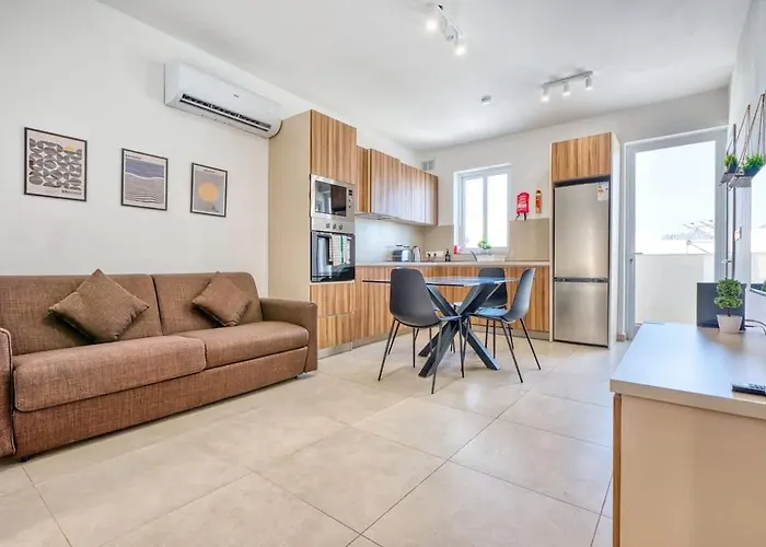 Cozy 2bed In Ta' Xbiex Close To Sea Apartament