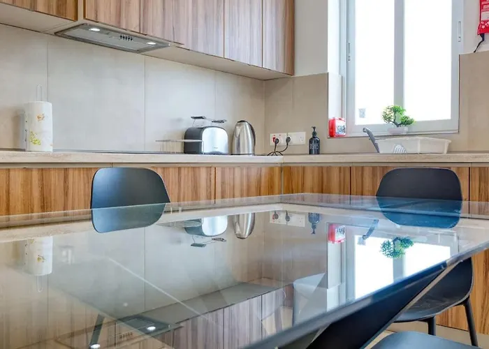 Cozy 2bed In Ta' Xbiex Close To Sea