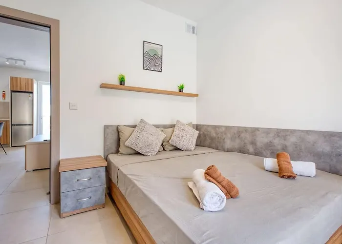 Cozy 2bed In Ta' Xbiex Close To Sea * Santa Vennera